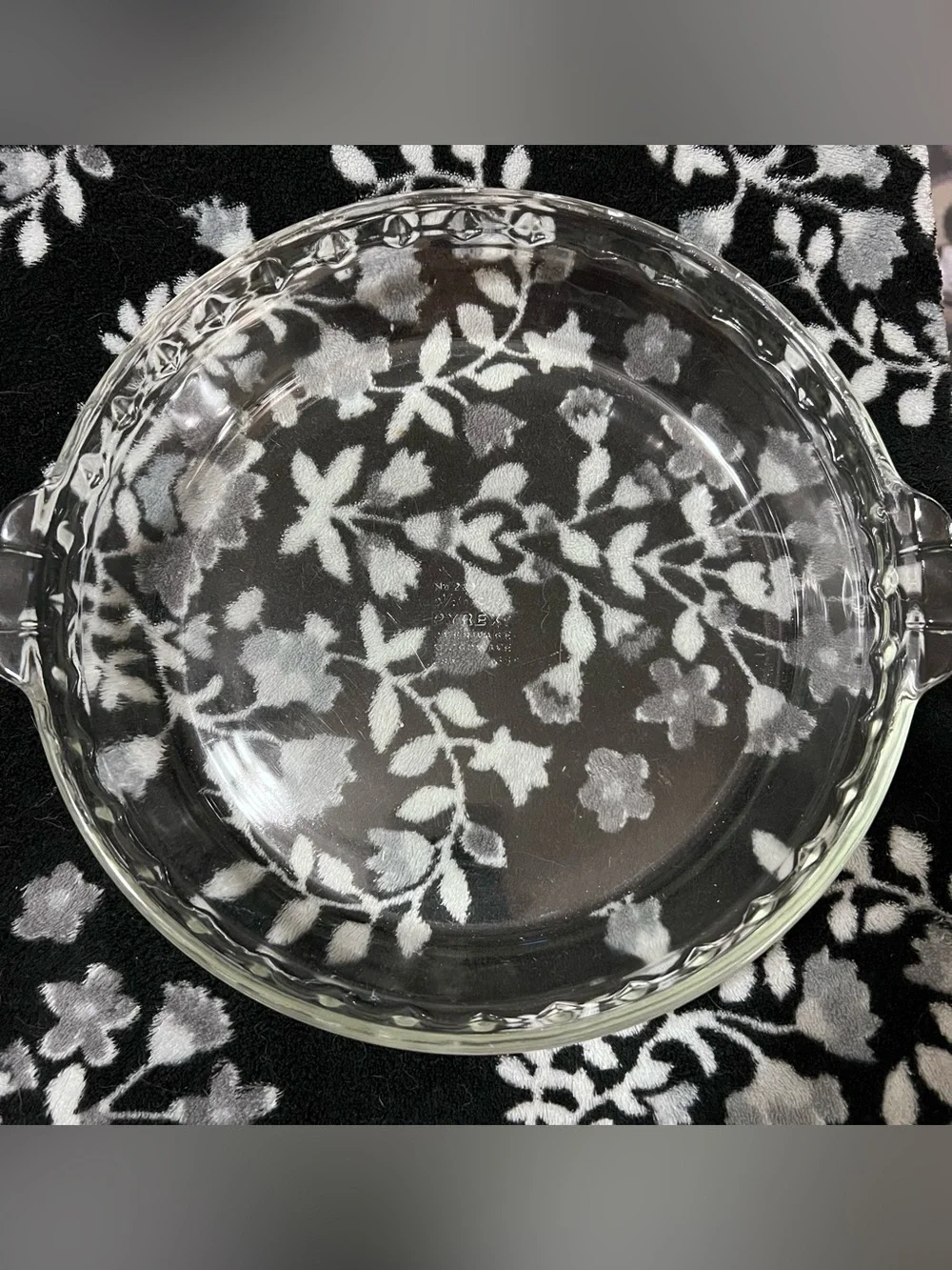 Vintage Pyrex 229 9.5” Glass Pie Plate | Fluted Rim Pie Dish | Made in USA